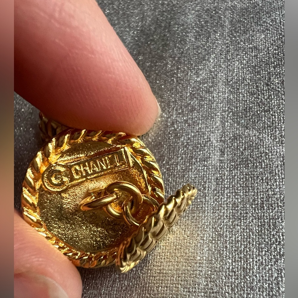 Chanel Gold Round Vintage Cufflinks - Picture 5 of 8